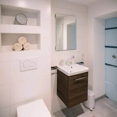 Cozy Koori 1770- Rizas Hills *